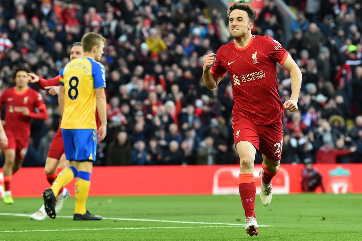 Liverpool rout Southampton