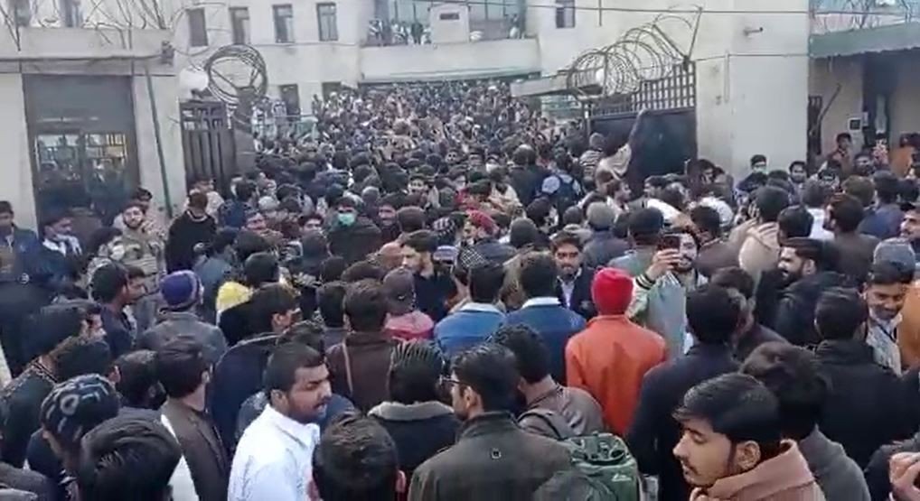Job-seekers stage protest, block road over fake job advertisement