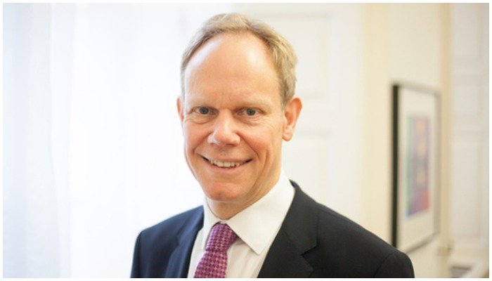 Top British official announces new UK immigration system for Pakistan
