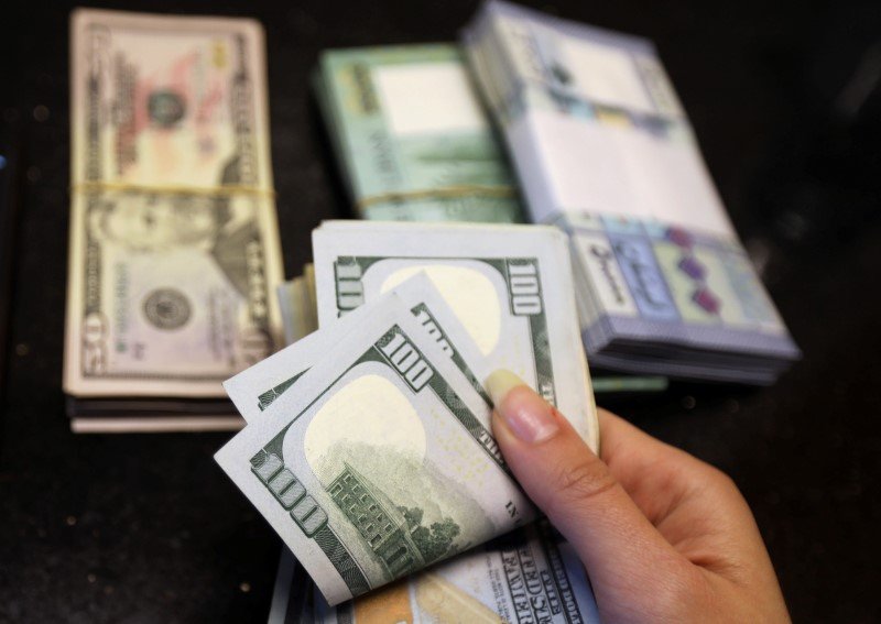 Taliban ban Afghans from using foreign currencies