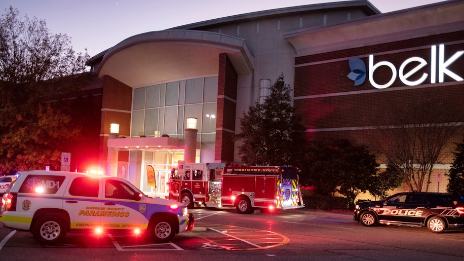 Shooting sends Black Friday shoppers scurrying in US states