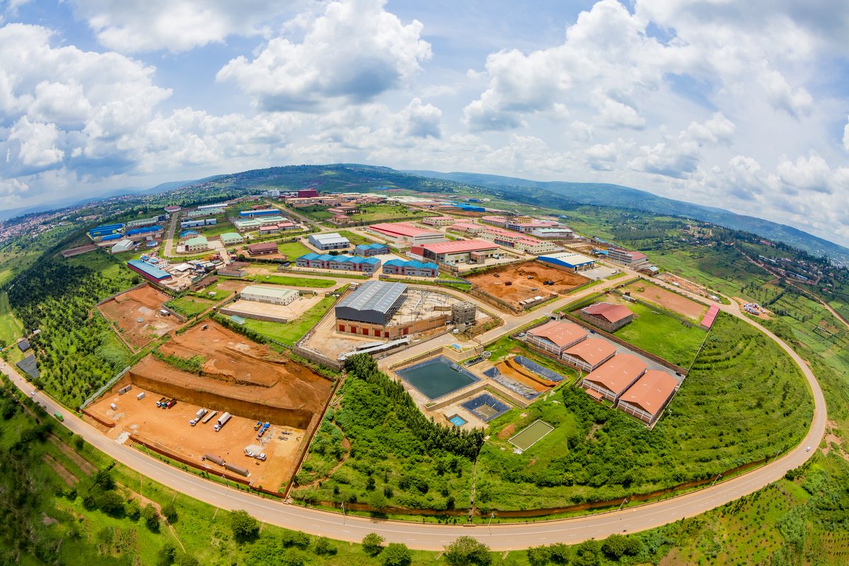 KP economic potential to be tapped through SEZs: official