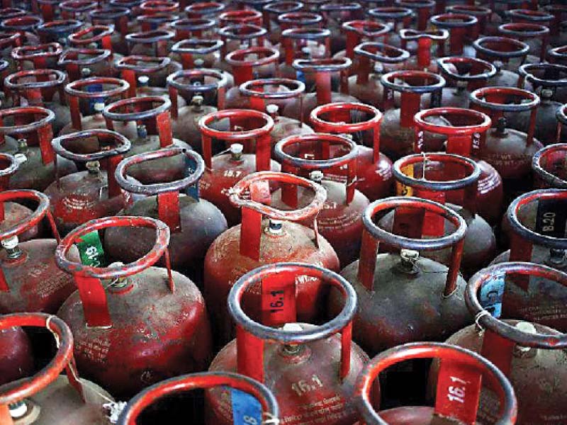 Gas shortage gives rise to sale of substandard cylinders