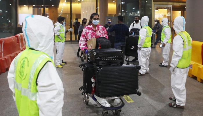 India confirms two cases of Omicron variant