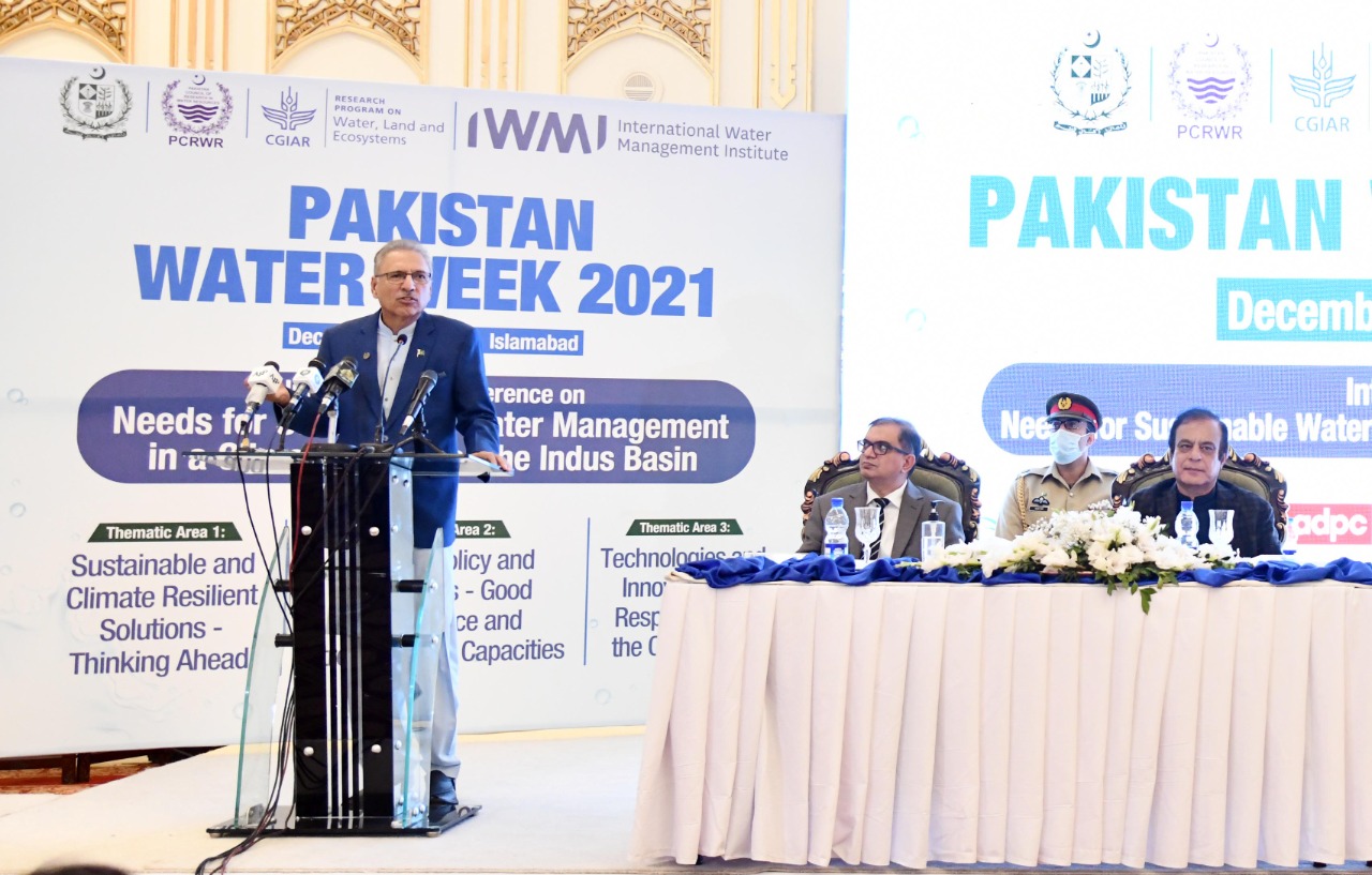 Water management, conservation critical to avert looming crisis: Alvi