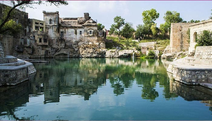 Katas Raj temples visit: Over 100 Hindu pilgrims arrive in Pakistan