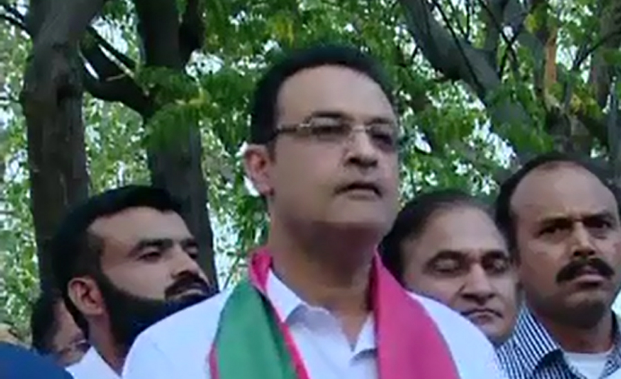 Imran urged to 'look around' for people maximising wealth while in office