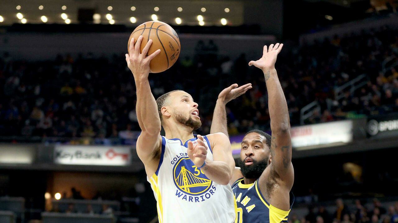 Curry keys Warriors win, comes up short of record