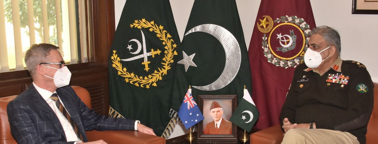 COAS stresses on sincere efforts to avert looming Afghan crisis