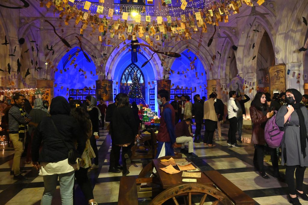 GCU students work magic to transform campus into Harry Potter's Hogwarts