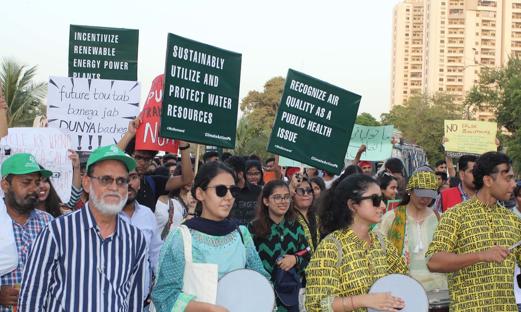 Karachi climate march rally stopped from advancing towards Bilawal House