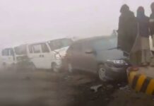 Multiple vehicles collide on Multan Road in Lahore due to dense fog