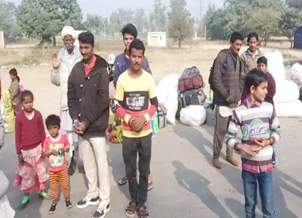 Pakistani Hindu families stranded in India return after months