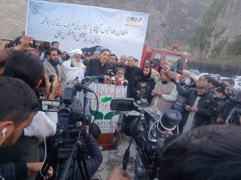 Pakistan sends 1,800 MT of wheat to Afghanistan