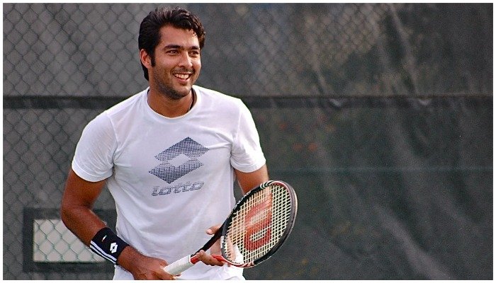 Aisam-ul-Haq shares favourite moment with parents