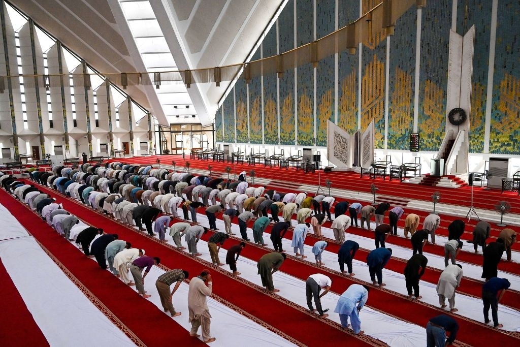 IIOJK authorities slammed for disallowing Jumatul-Wida prayers at Jamia Masjid Srinagar