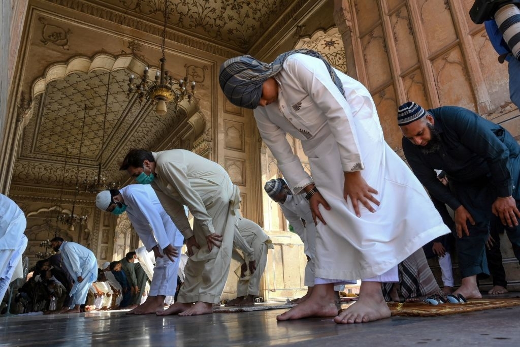 China FM extends Eid greetings
