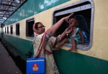 Murad inaugurates polio vaccination campaign in Karachi