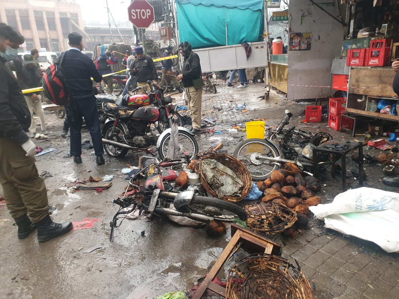 Lahore blast leaves three martyred, 20 injured