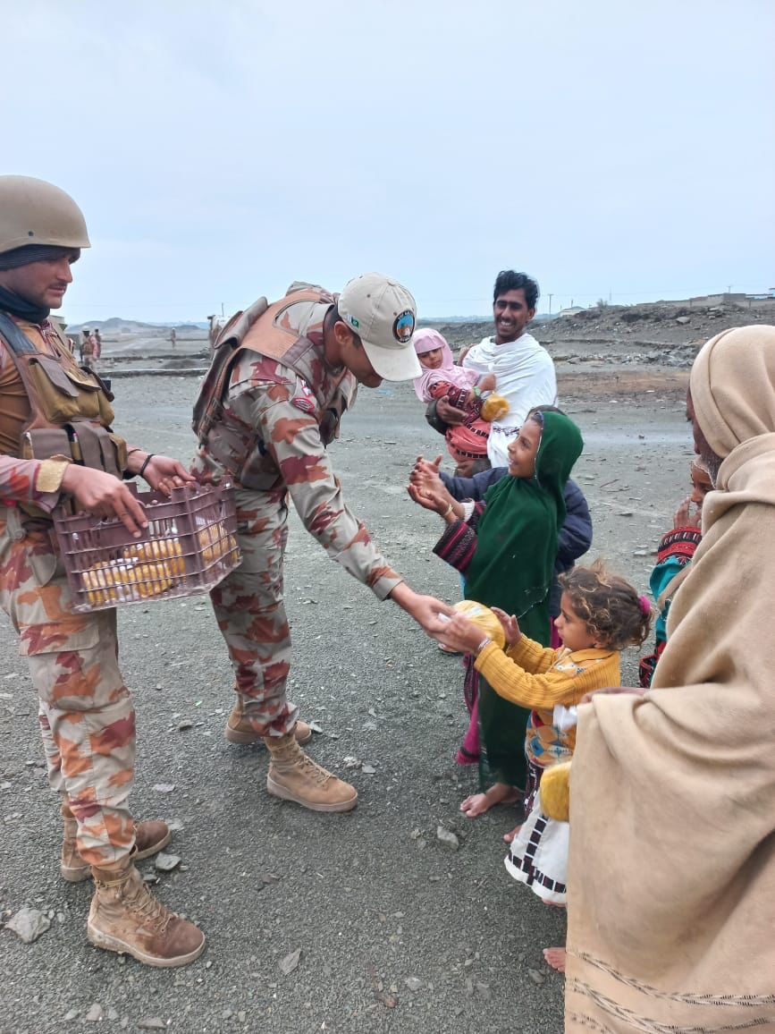 Army extends emergency help to people trapped in Balochistan rains