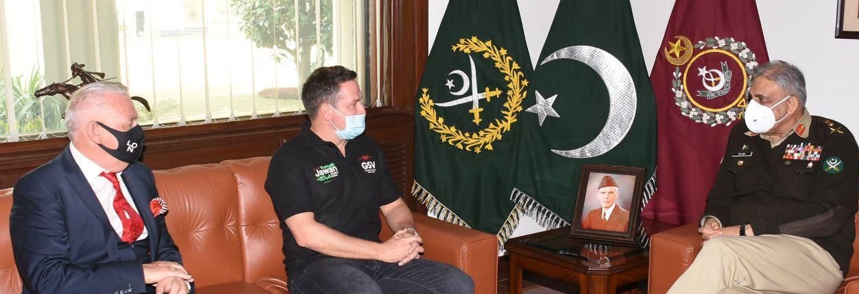 COAS Gen Bajwa appreciates football legend Michael Owen for visiting Pakistan
