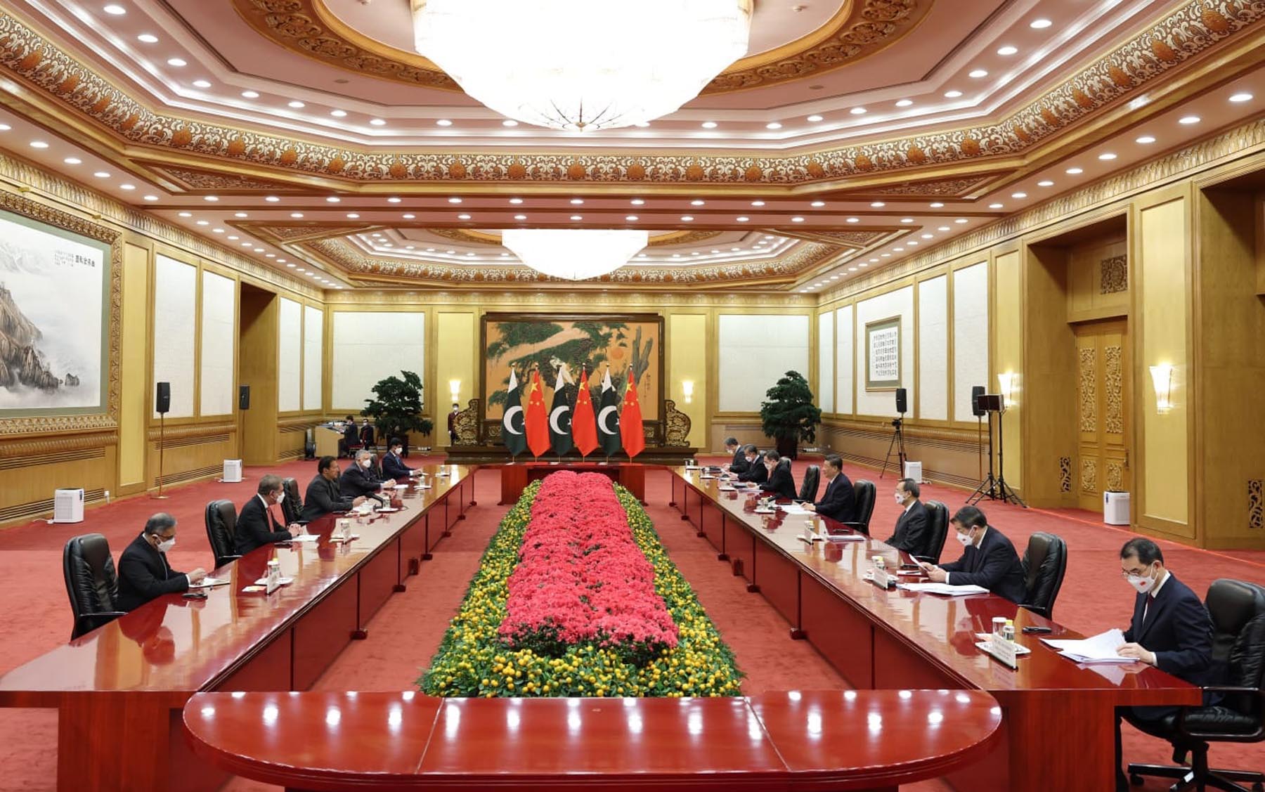 Pakistan, China vow to deepen CPEC development, build 'closer community'