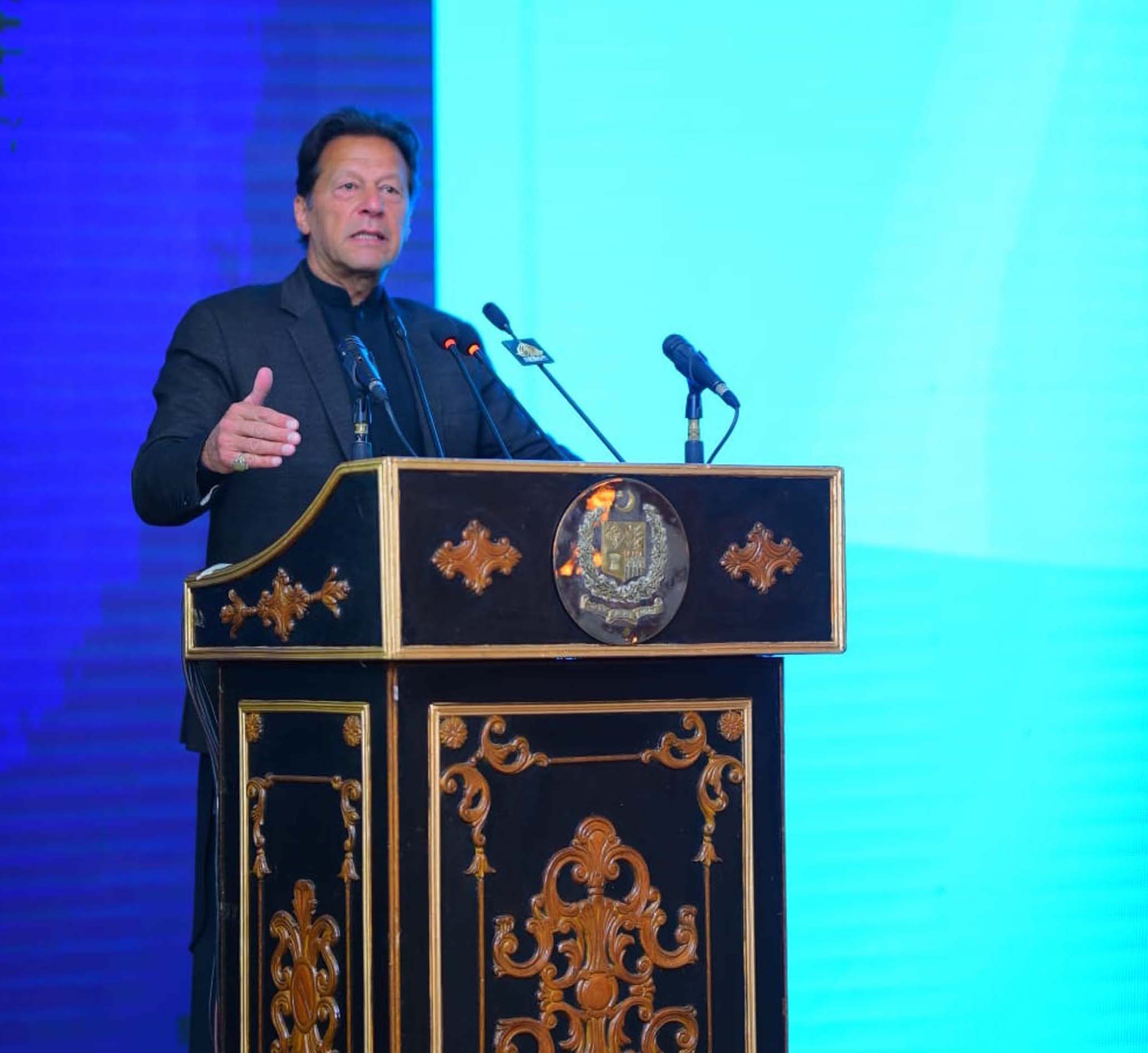 PM Imran says 'Pakistan is eyeing $50bn IT exports in next few years'