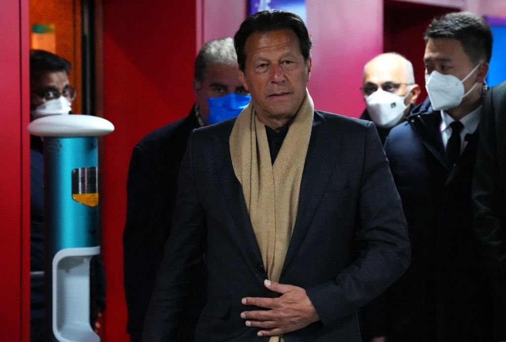 PM Khan attends world leaders' banquet hosted by Xi Jinping