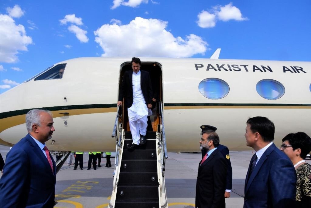 Imran to fly to Russia as Ukraine war fears loom