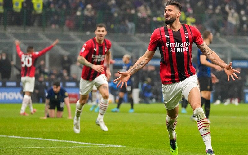 Giroud shoots open Serie A title race