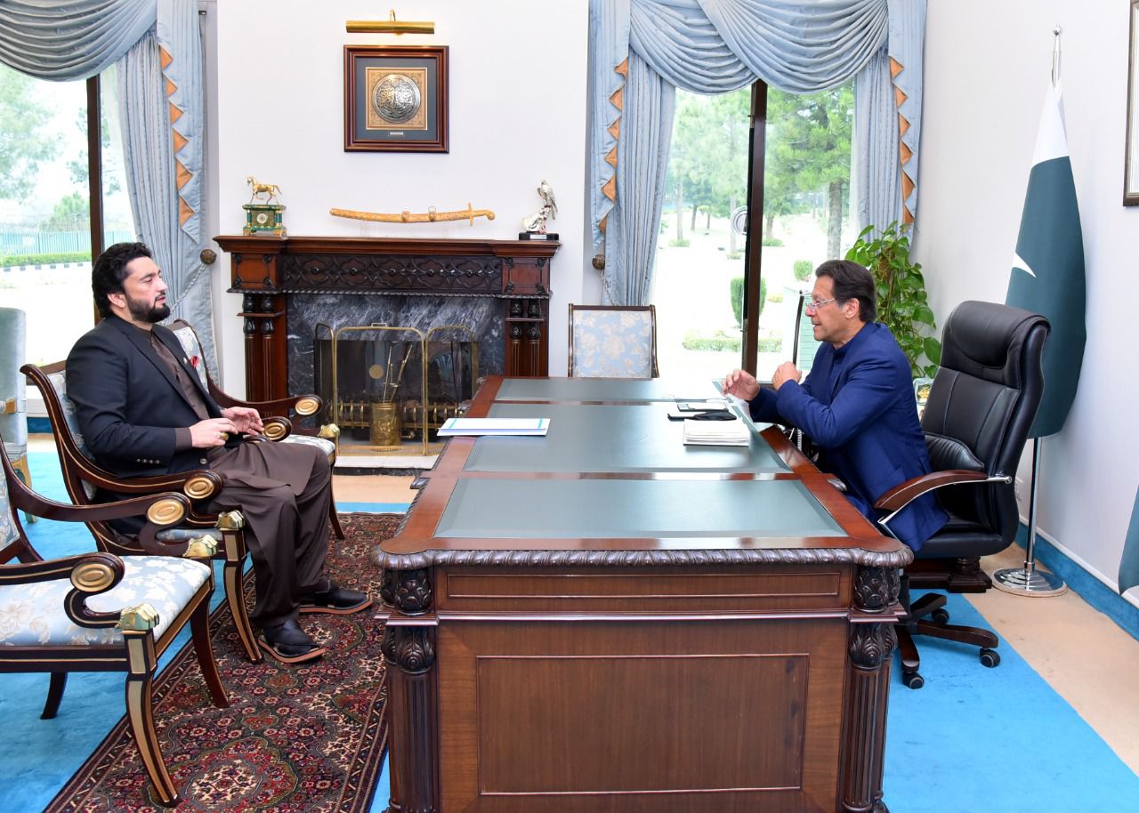 PM Khan lauds steps taken by Chairman Kashmir Committee to raise awareness on Kashmir dispute