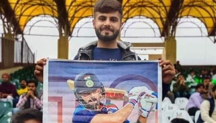 HBL PSL 7: Virat Kohli fan spreads some love at Lahore stadium