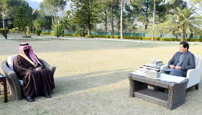 PM stresses significance of strengthening people-to-people connection with Saudi Arabia