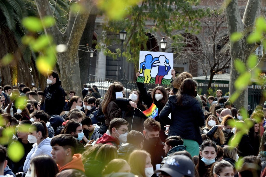Foreign students fleeing Ukraine battle racism, extortion