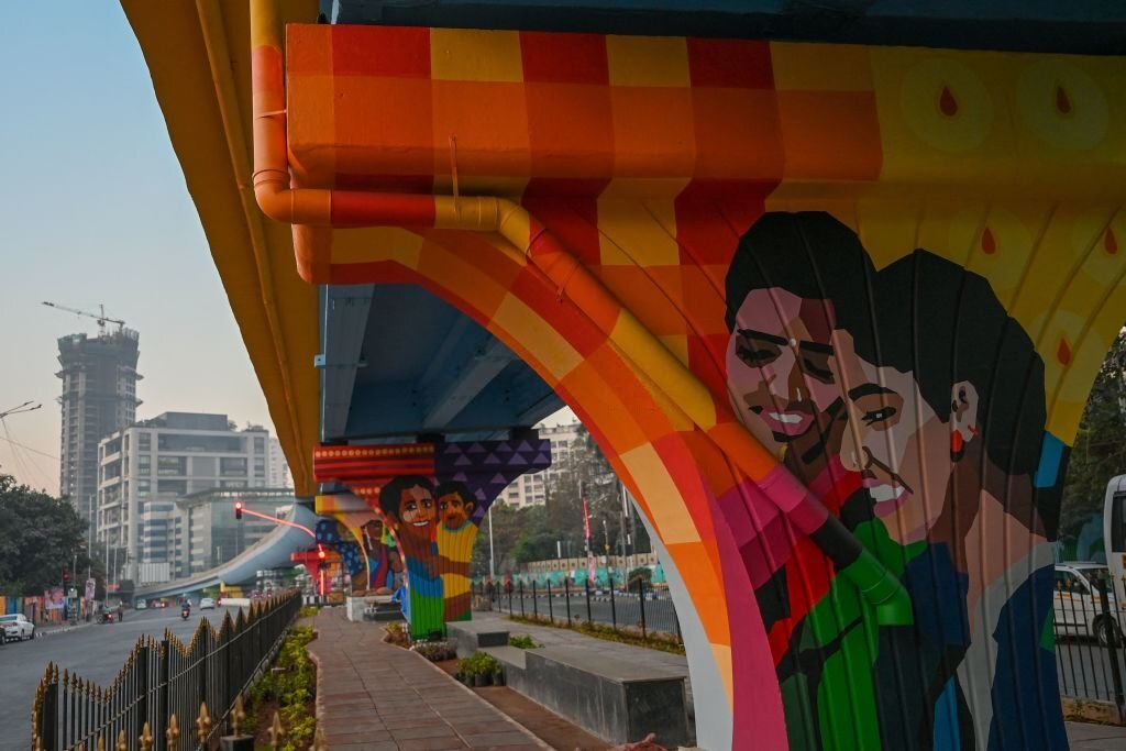 Transgender outcasts turn artists in India