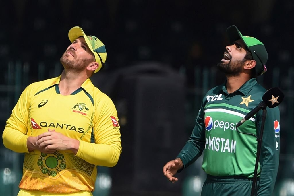Pakistan wins toss, elects to field against Australia