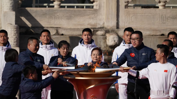 Winter Paralympics flames combined at the Temple of Heaven in Beijing