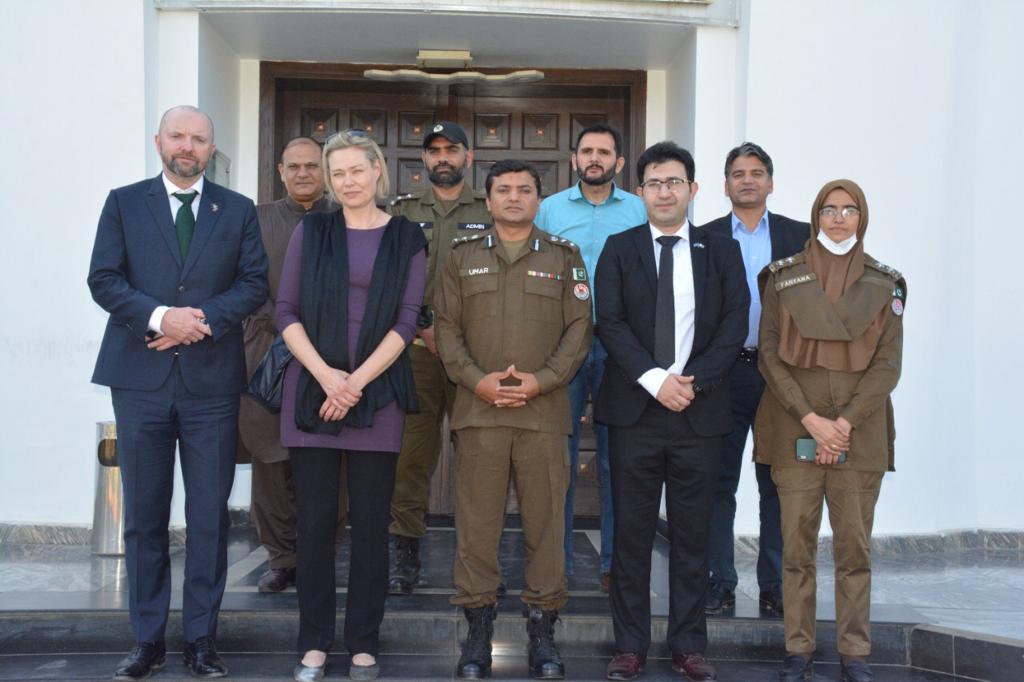 Diplomats, UNODC officials briefed on Women and Juvenile Facilitation Center Gujrat