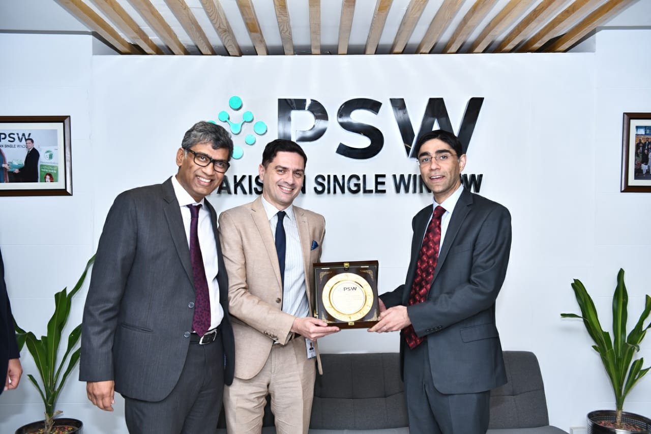 Moeed discusses cross border trade related security challenges at PSW