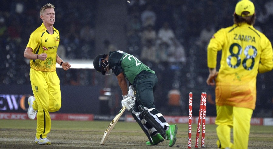 Australia humbles Pakistan in first ODI