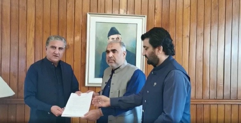 FM presents constitutional amendment bill to NA speaker for creating South Punjab