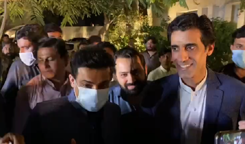 Tareen groups joins hands with PML-N to oust Buzdar