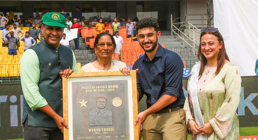 Waqar Younis formally inducted into the PCB Hall of Fame