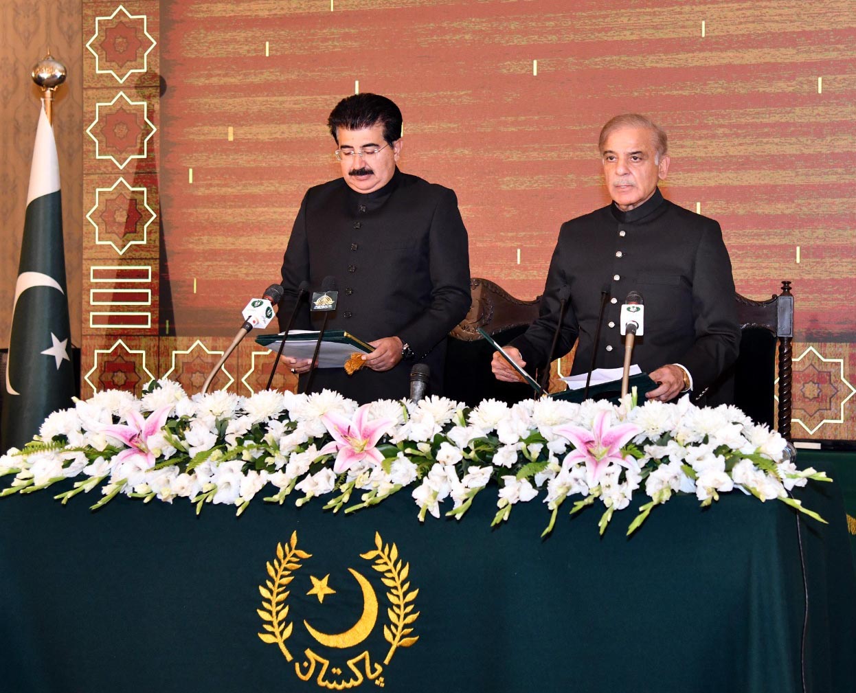 Sharif orders 'Pakistan speed' to fix stagnant economy