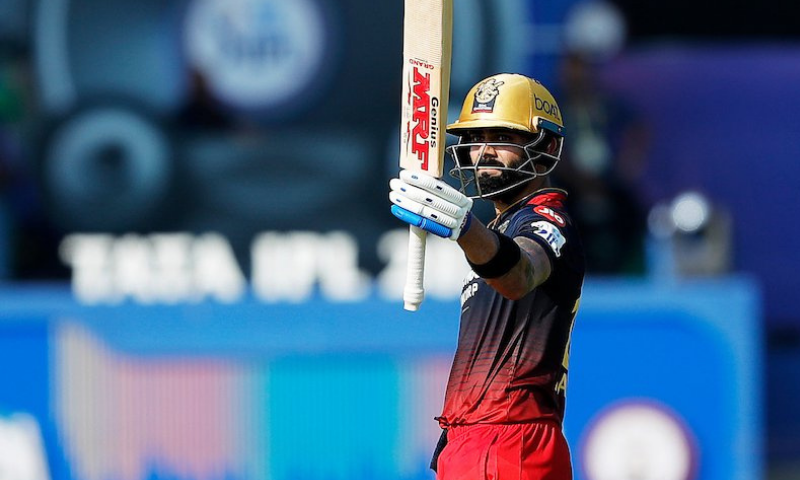 Virat Kohli hits laborious 58 to overcome alarming IPL batting slump