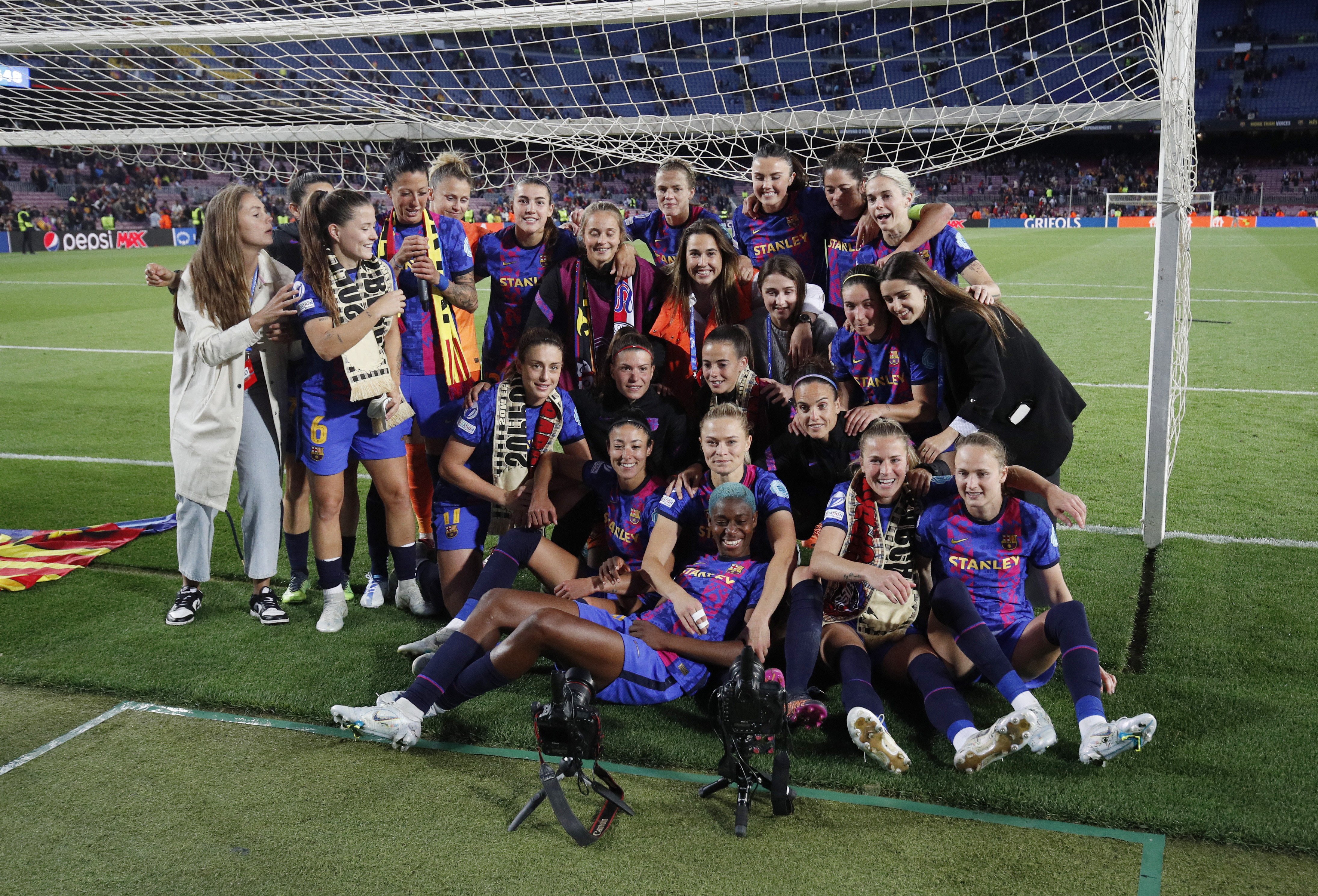 Barcelona crush Wolfsburg in Champions League
