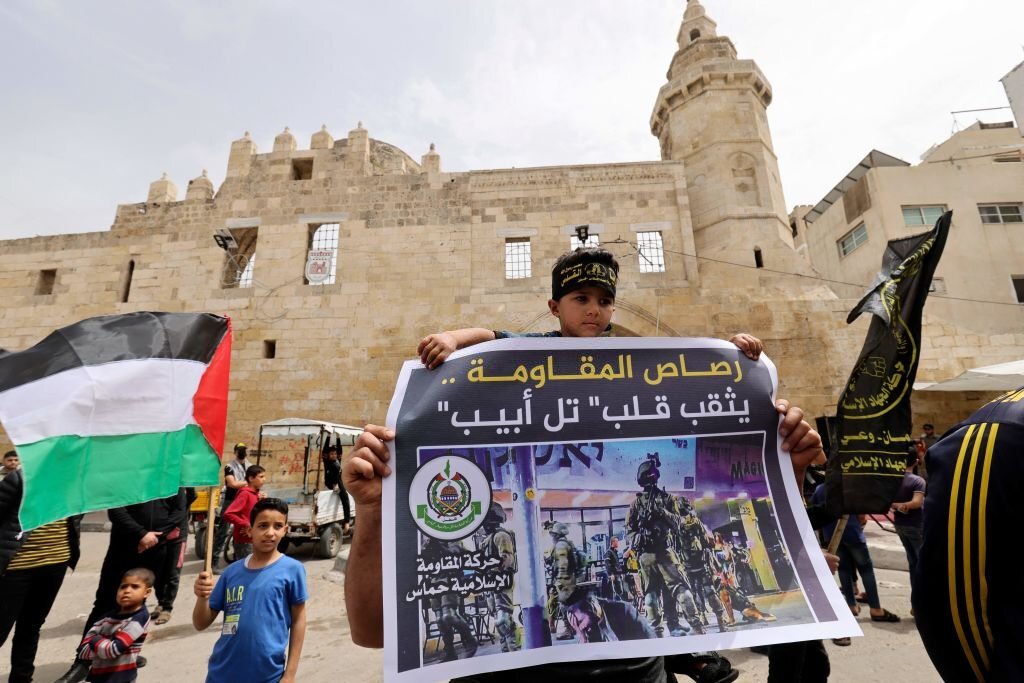 Israeli forces kill Palestinian gunman after Tel Aviv bar attack