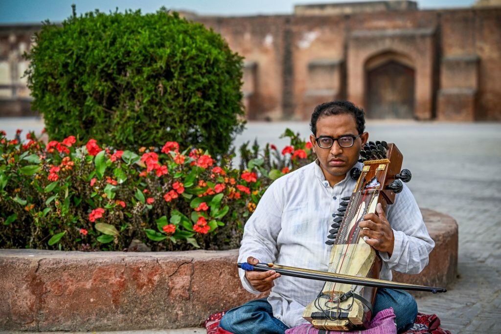 Sound of Mughal-era sarangi instrument fading away in Pakistan