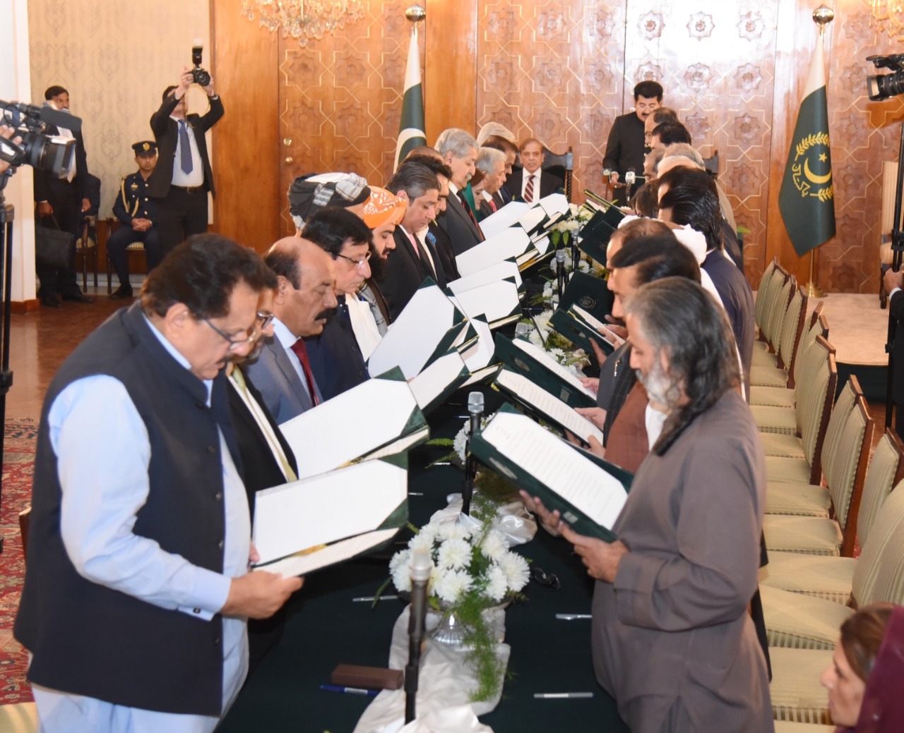 PM Shehbaz Sharif's 34-member Cabinet takes oath