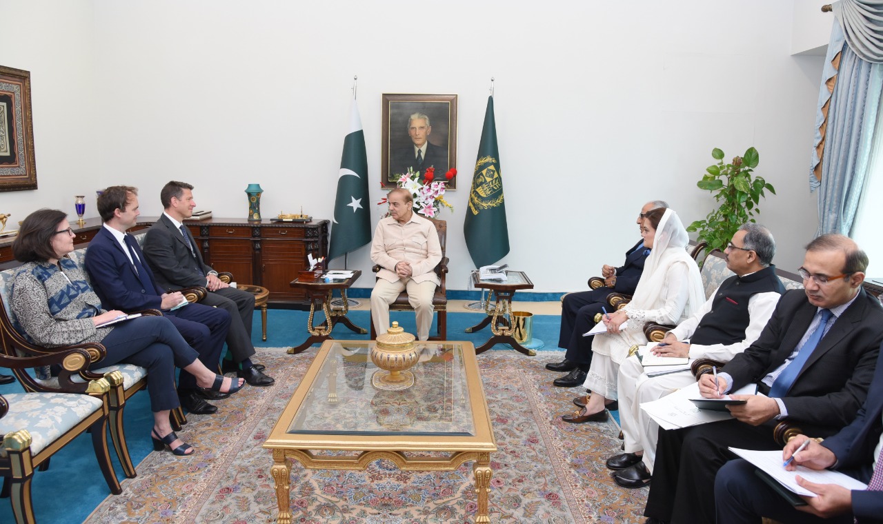 Top British diplomat calls on Sharif
